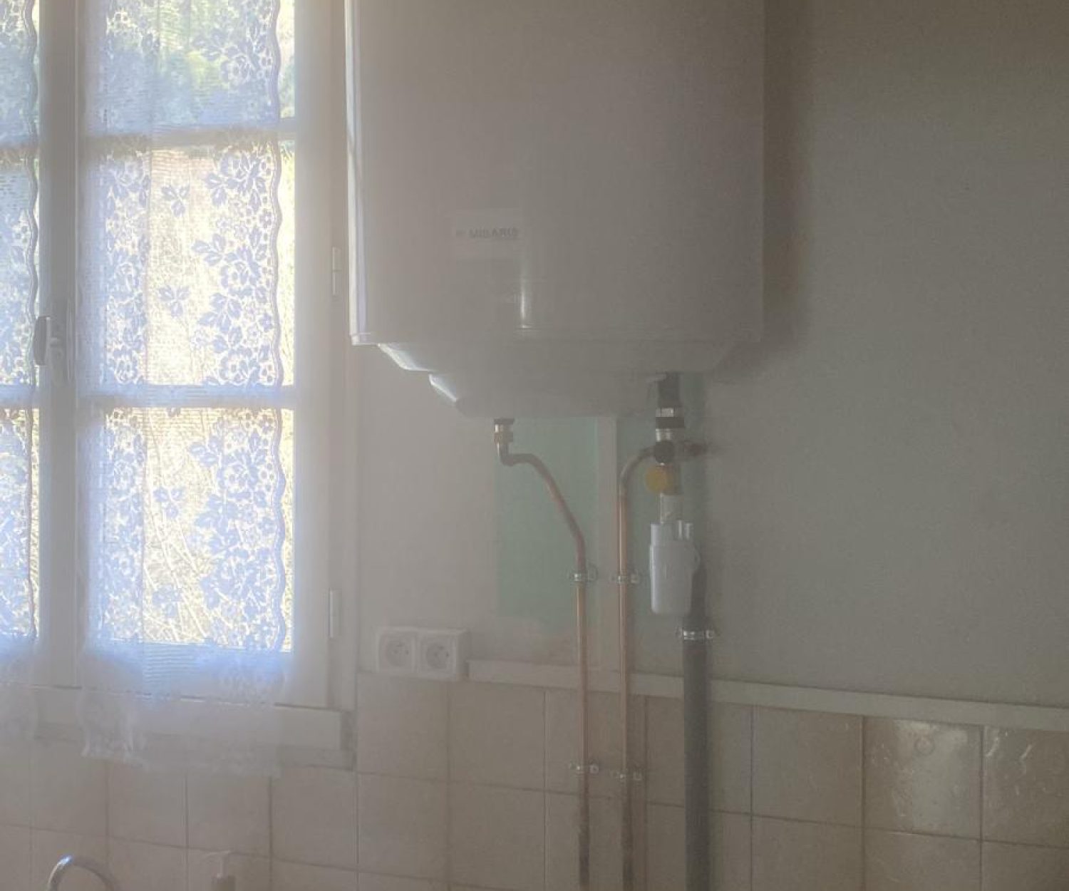 Chauffe-eau électrique résistance stéatite 100L vertical mural monophasé Réf. 7788338